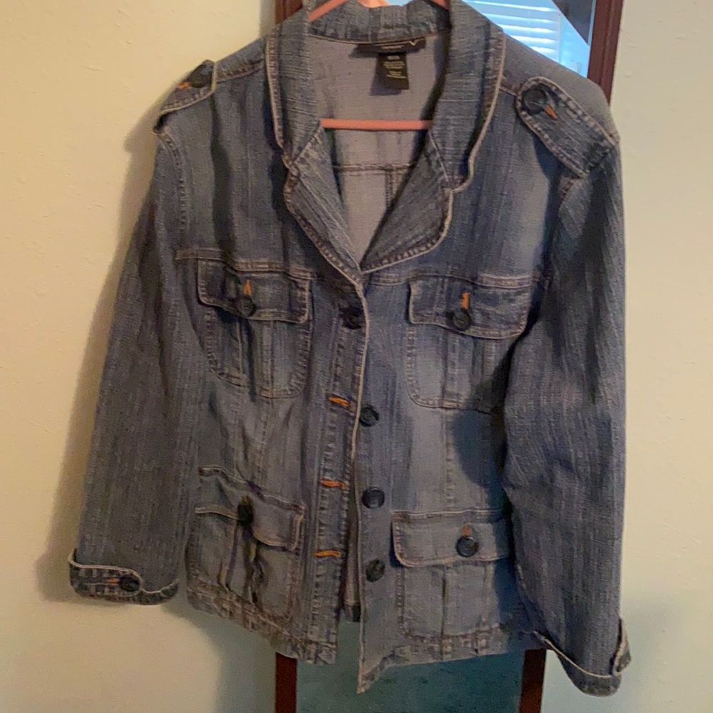 Very cute denim jacket.